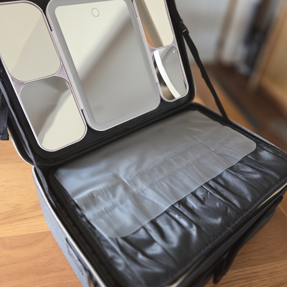 Light-Up Travel Makeup Case with Mirror